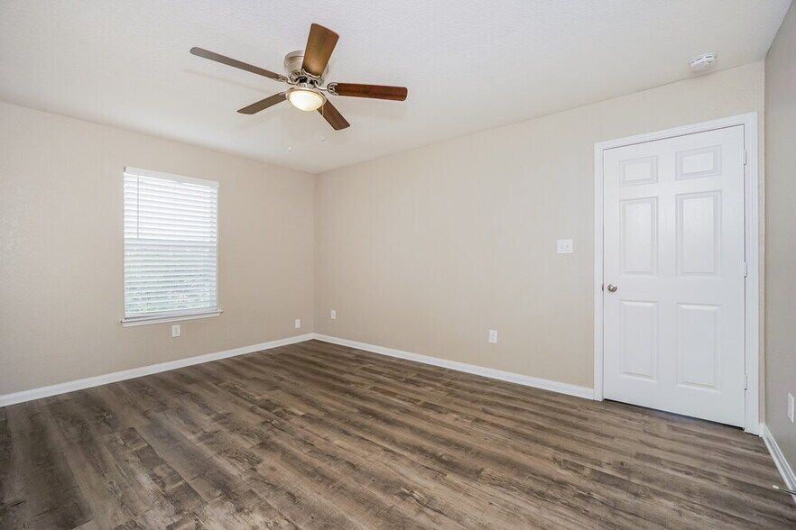 Building Photo - 5443 Chase Canyon