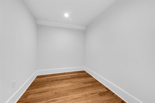 Building Photo - 1633 Fourcade St
