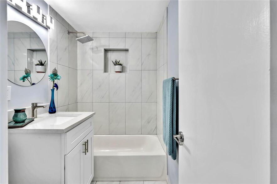 Building Photo - 2448 Andros Ln