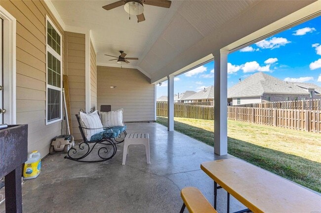 Building Photo - 816 Hedgefield Way