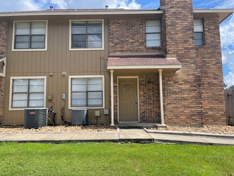 Primary Photo - 1803 Briarcreek Blvd