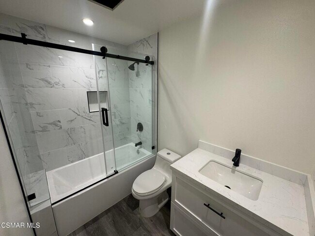 Building Photo - 17018 Midwood Dr
