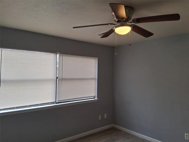 Building Photo - 2807 W Slaughter Ln