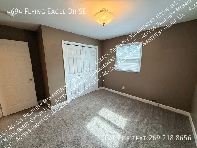 Building Photo - 4694 Flying Eagle Dr SE