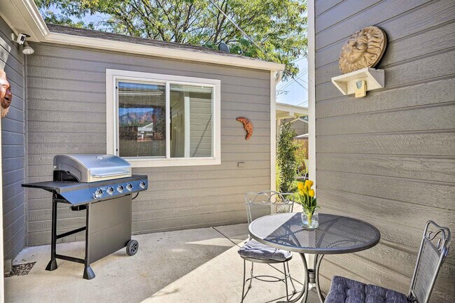 Building Photo - 1217 Falcon Ave