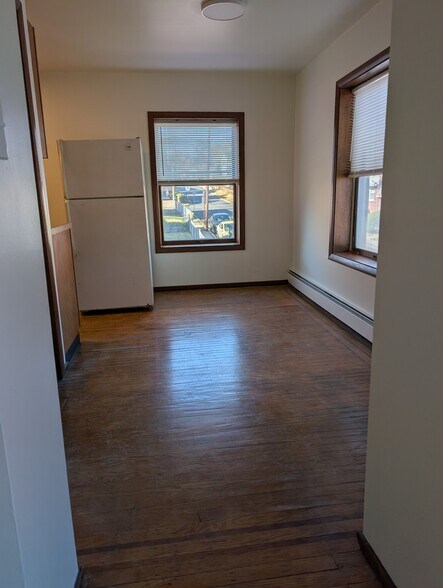 Dining view 2 - 3901 James St