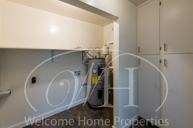 Building Photo - Newly Remodeled Single Family Home