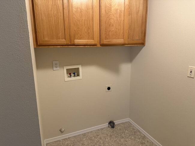 Building Photo - 1866 NE Fairview Ave