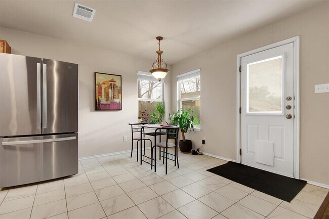 Building Photo - 18205 Topsail St