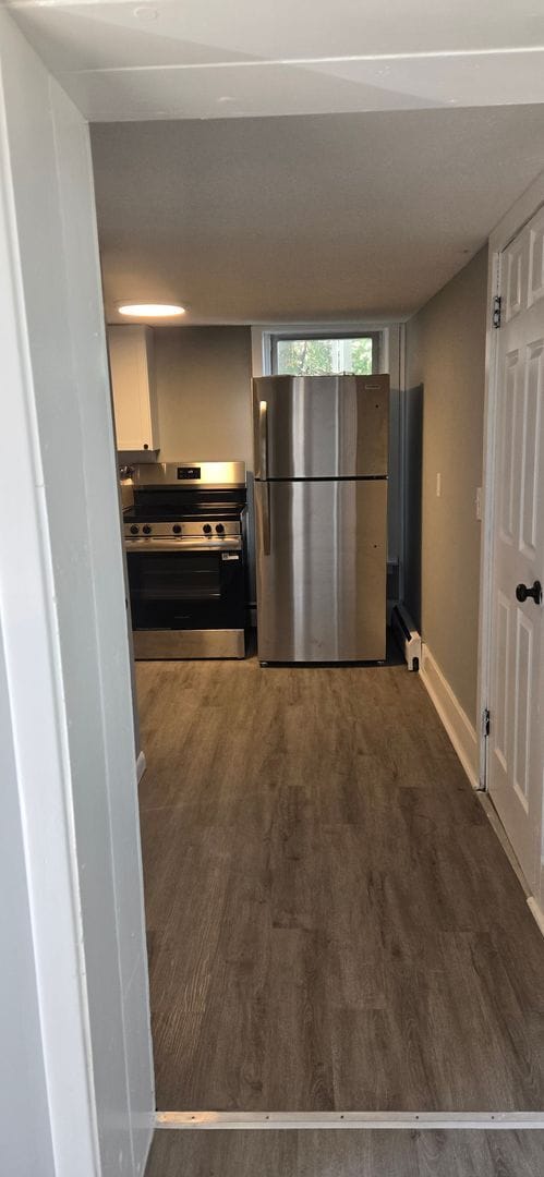 Building Photo - Newly Renovated 1 Bed, 1 Bath Unit in Farm...