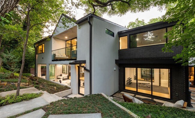 Building Photo - 4280 Shorecrest Dr