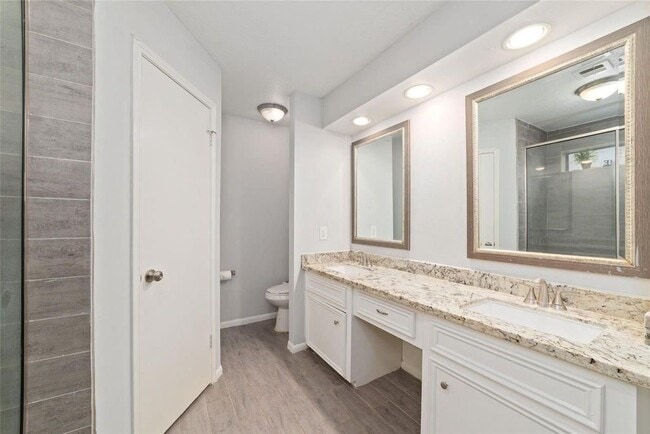 Building Photo - 7107 Plaza Del Sol Dr