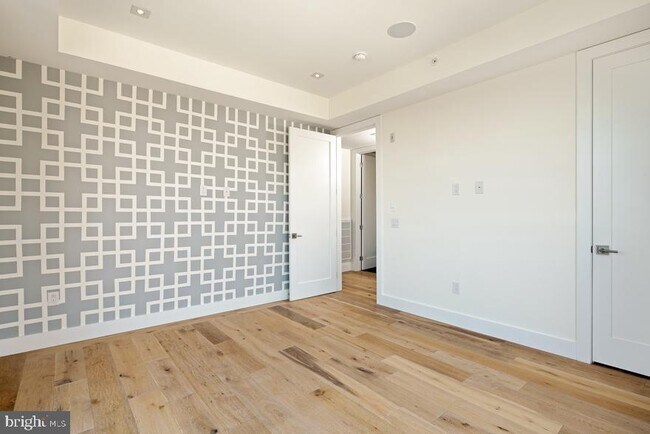 Building Photo - 240 N 2nd St