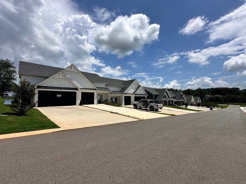 Building Photo - 3211 Green Turtle Ln NE