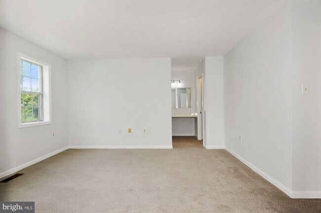 Building Photo - 11951 Sentinel Point Ct