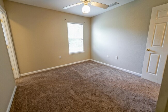 Building Photo - 2738 W Tharpe St