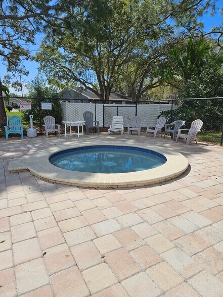 Building Photo - 129 Camphor Cir