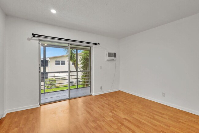 Building Photo - 181 Canterbury H