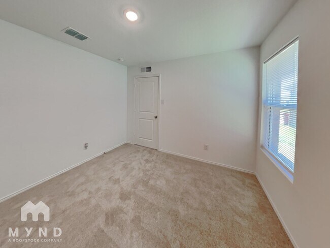 Building Photo - 1837 Lotus St