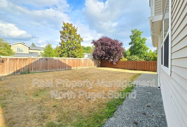 Building Photo - 2203 84th Ave NE