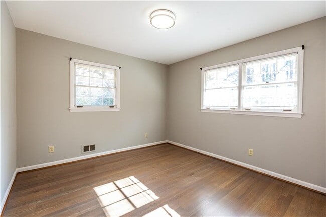 Building Photo - 2418 Sagamore Hills Dr