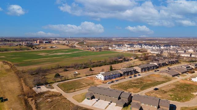 Building Photo - 3201 Solana Cir