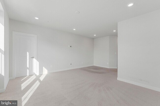 Building Photo - 13270 Woodland Park Rd