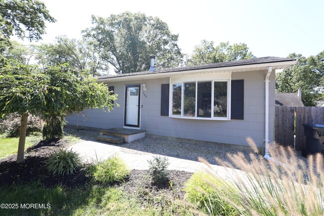 Building Photo - 709 Marys Dr
