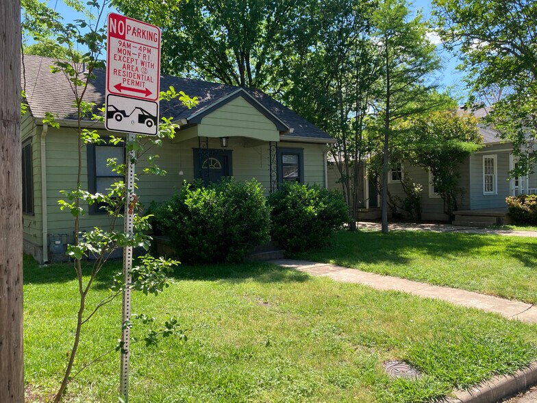 front view looking southwest 4/21/21 - 1307 E 28th St