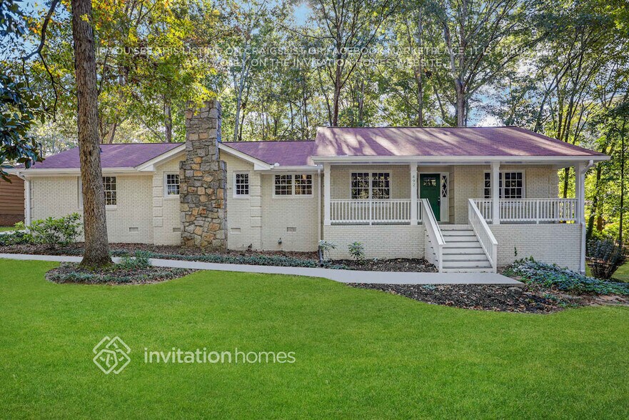 Primary Photo - 492 Summit Dr