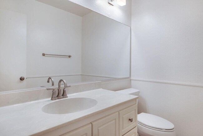 Building Photo - 48728 Desert Flower Dr
