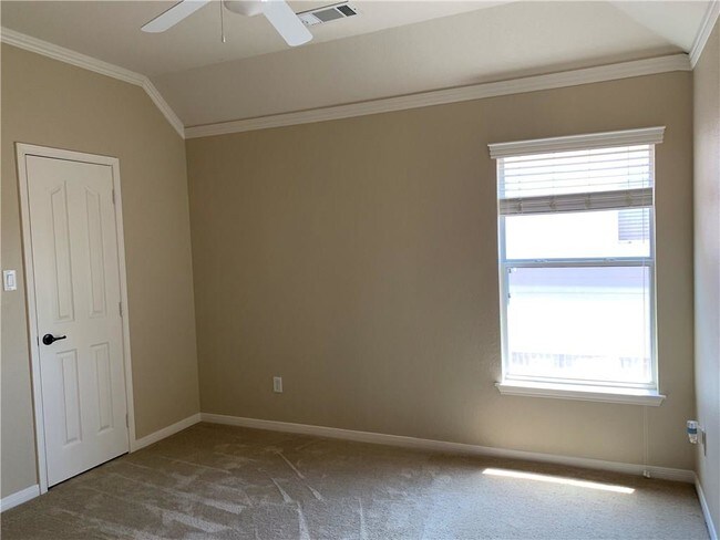 Building Photo - 1260 Bonham Pkwy
