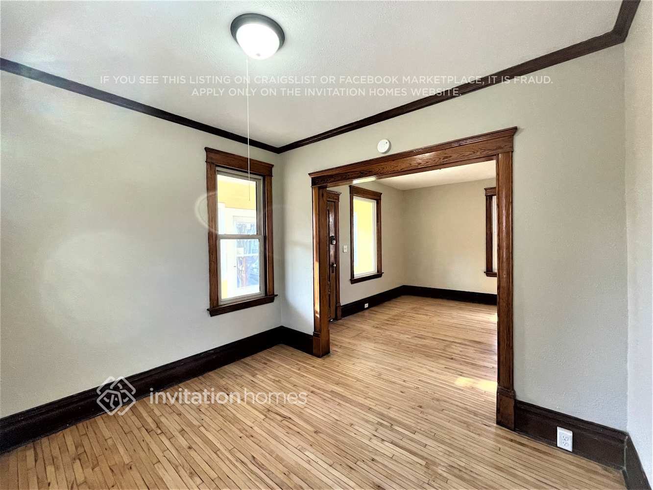 Building Photo - 496 Bay St