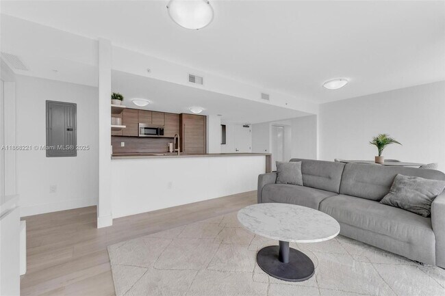 Building Photo - 400 Sunny Isles Blvd