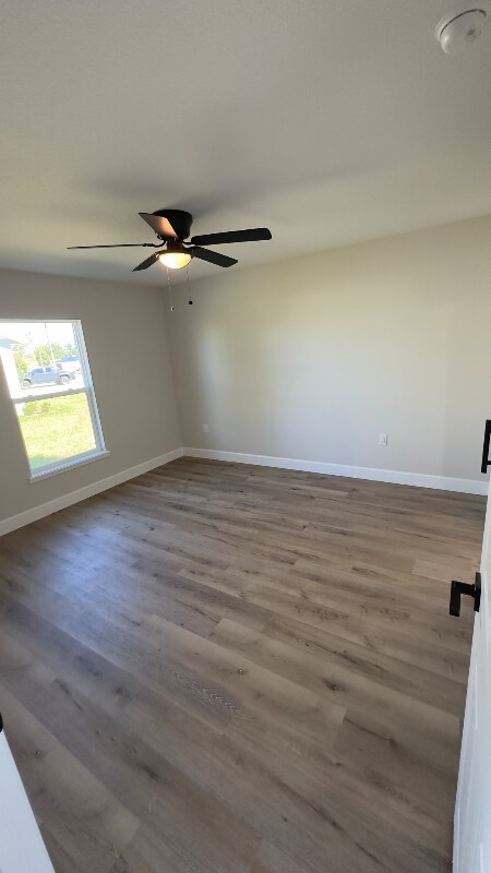 Building Photo - 303 E Oak St