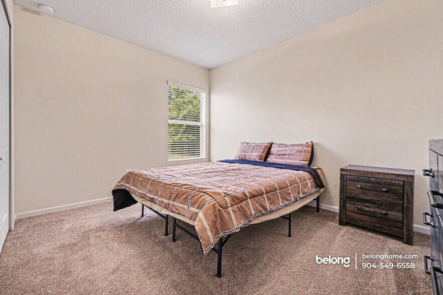 Building Photo - 15763 Twin Creek Dr