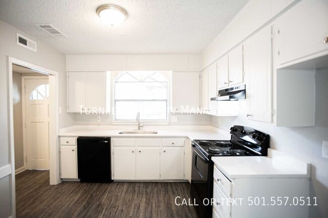 Building Photo - 2102 Fendley Dr