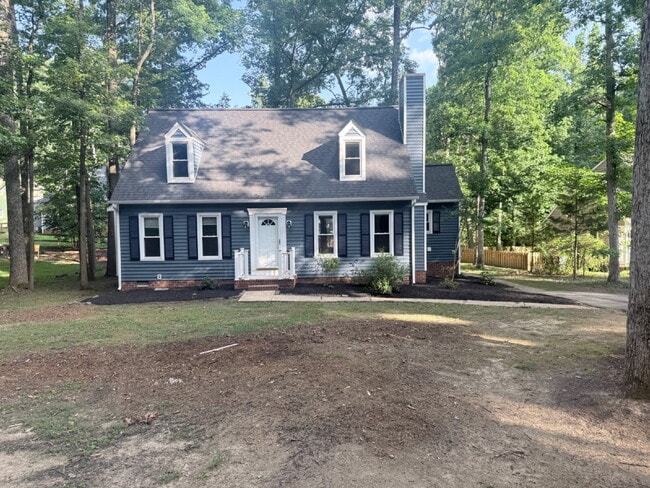 Building Photo - Spacious Cape in Woodlake Available Immediately