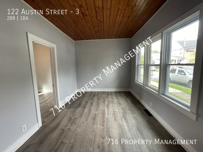 Building Photo - Recently Renovated Gem Near Niagara Street!