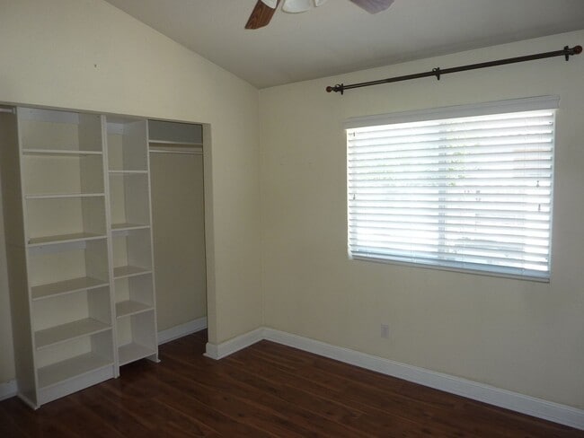 Building Photo - Spacious 4-Bedroom, 2-Bath Single-Story Ho...