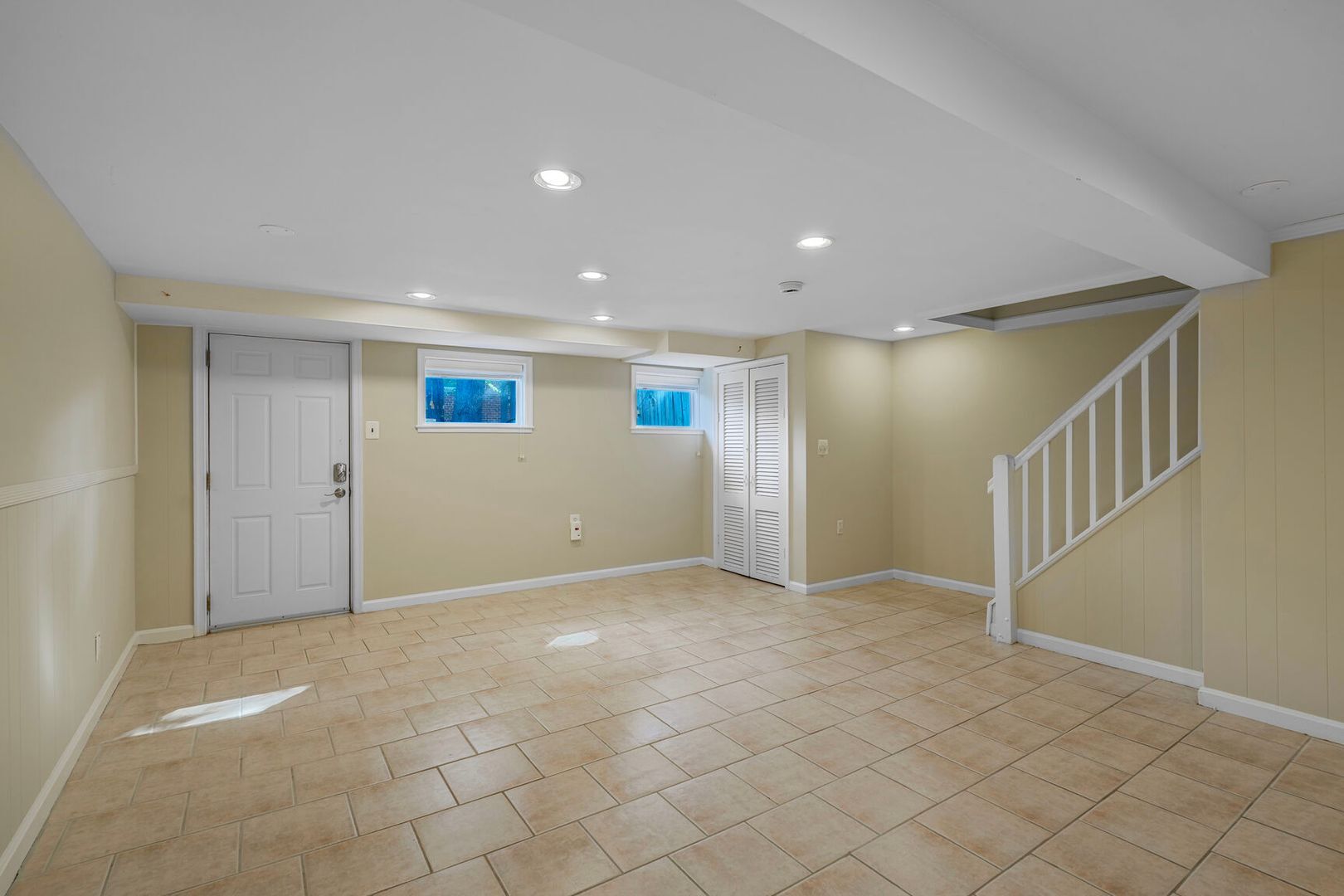 Building Photo - 231 Burgess Ave