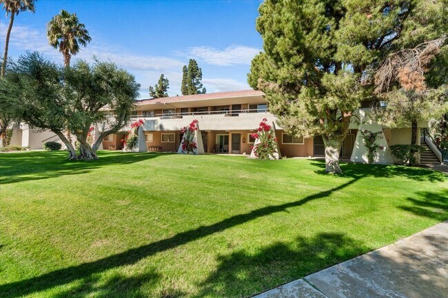 Primary Photo - 2860 N Los Felices Rd