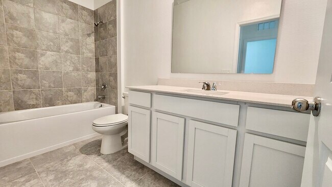 Building Photo - 1430 Brentwood Dr