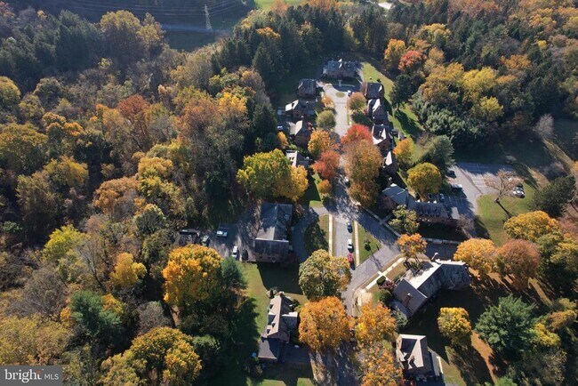 Building Photo - 15 Safe Harbor Village