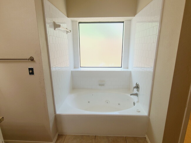 Building Photo - COMING SOON - Cedar Hill: Large 5 Bedroom,...