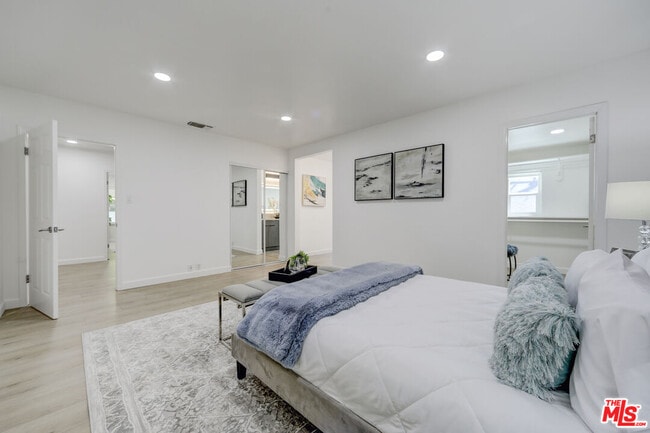 Building Photo - 344 S Camden Dr