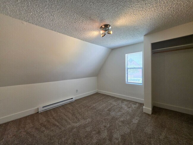 Building Photo - 2 bedroom 2 story Townhouse in Longmont