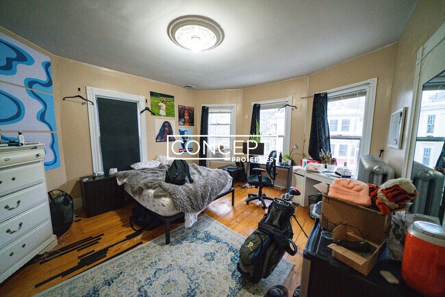 Building Photo - 63 Hillside St