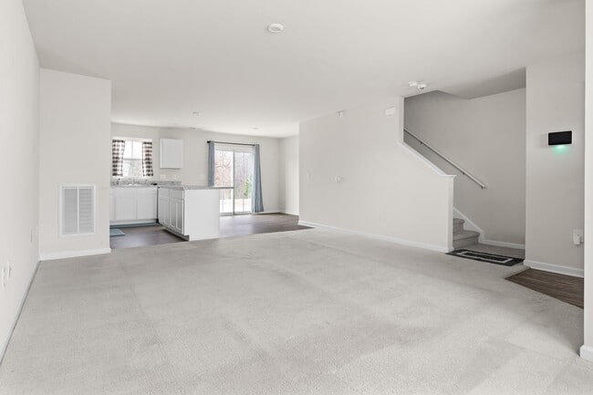 Building Photo - 4 Bed, 2.5 Bath, 2 Car Garage Near Everything in Durham!