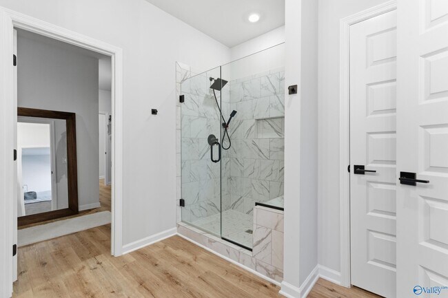 Building Photo - 148 Flintridge Dr
